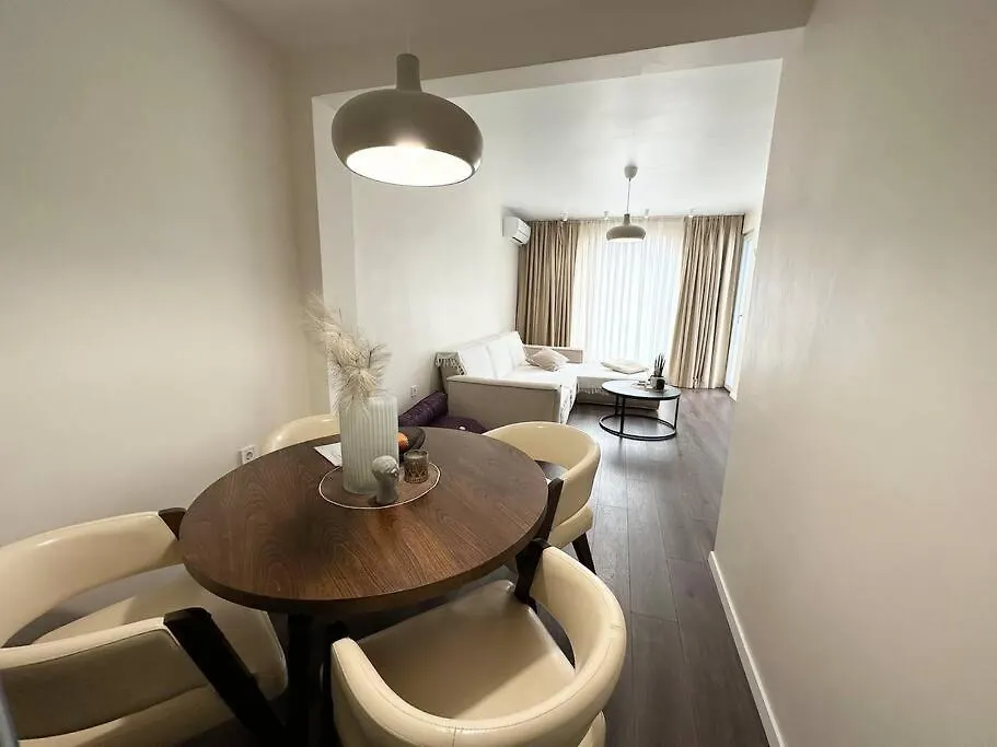 New Luxury Furnished Apartment - Beach, Varna Center & Fast Wi-Fi location