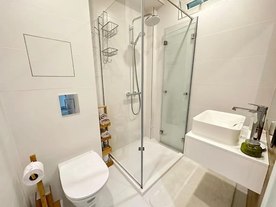 New Luxury Furnished Apartment - Beach, Varna Center & Fast Wi-Fi 0*,  Bulgaria