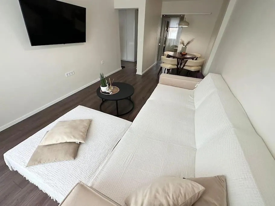 New Luxury Furnished Apartment - Beach, Varna Center & Fast Wi-Fi