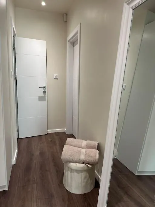 New Luxury Furnished Apartment - Beach, Varna Center & Fast Wi-Fi 0*,